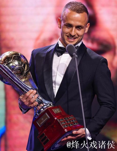 卡拉格：罗杰斯实力非凡，堪称英超顶级球员之一