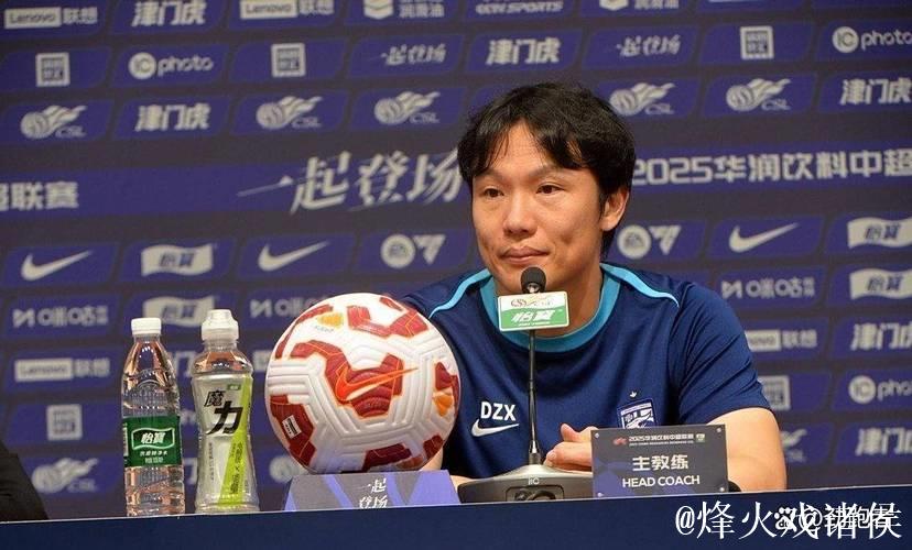 武汉三镇完成转会解禁 邓卓翔离任外教接任执掌球队